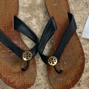 Size 8 black Tory Burch Thora sandals